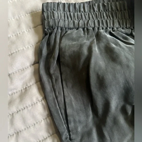 & Other Stories Wide Leg Elastic Waistband Pant 4 - Picture 3 of 5